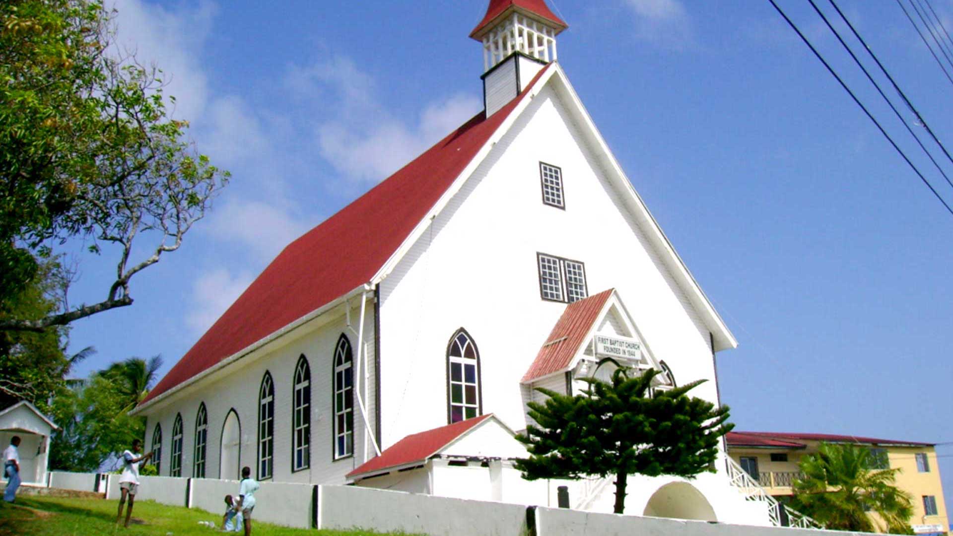 First Baptist Church o Primera Iglesia Bautista