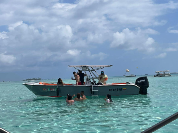 Lancha Isla Tropical